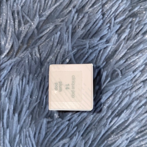 Clinique Lip Colour + Primer Rouge Intense | Plum - Picture 3 of 7